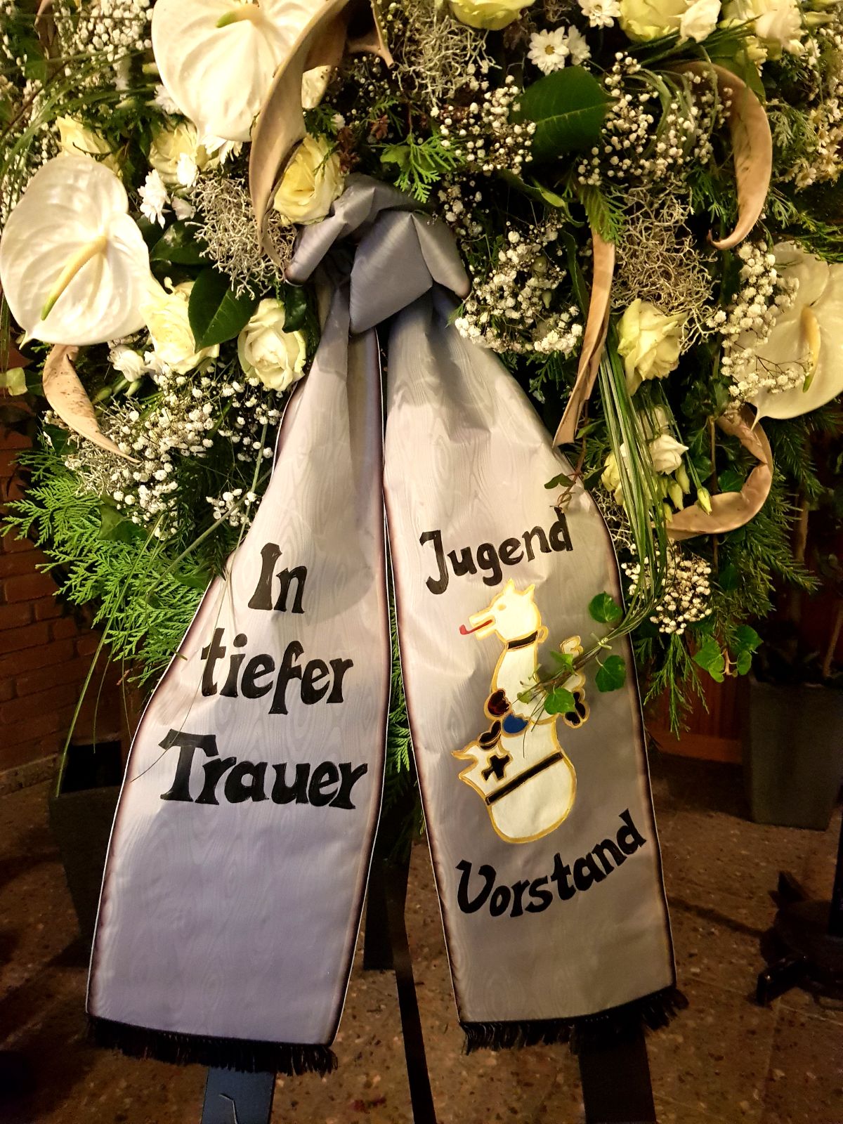 Handgeschriebene Trauerschleifen – persönlich und individuell — Foto