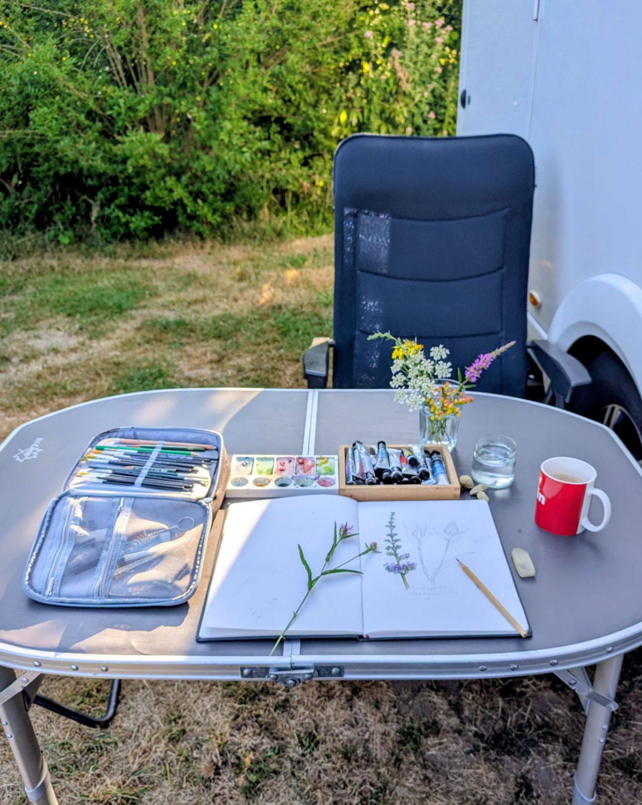 Mit dem neuen Wohnmobil in ein kreatives Reiseleben — Foto